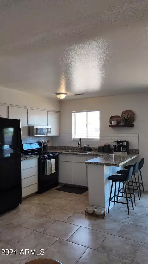 4112 E Saint Catherine Ave, Phoenix, AZ 85042 photo 6