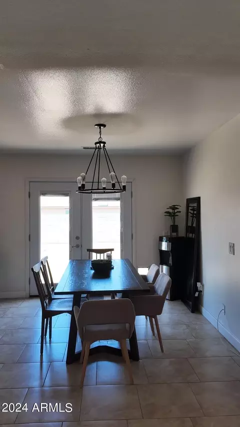 4112 E Saint Catherine Ave, Phoenix, AZ 85042 photo 4