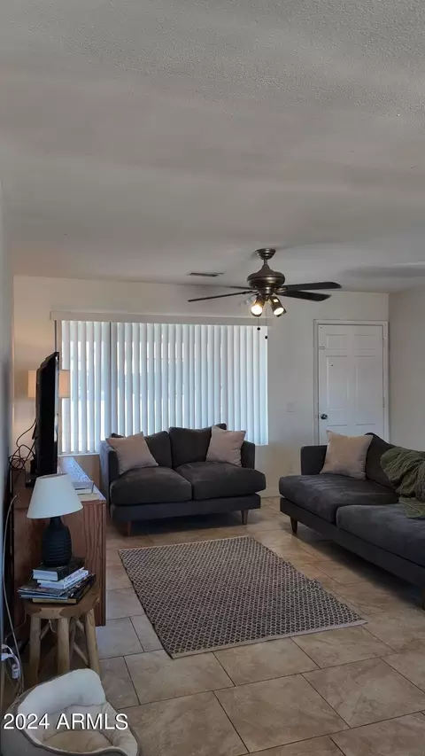 4112 E Saint Catherine Ave, Phoenix, AZ 85042 photo 2
