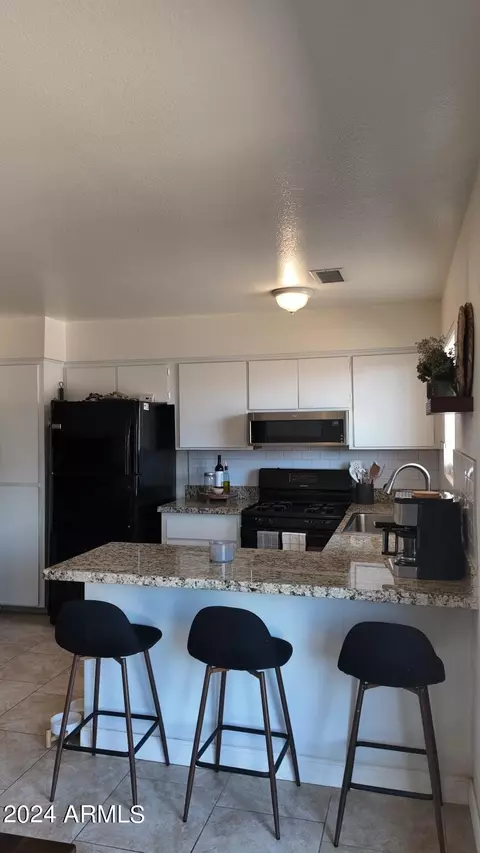 4112 E Saint Catherine Ave, Phoenix, AZ 85042 photo 5