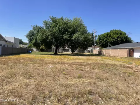 3832 E Highland Ave #5, Phoenix, AZ 85018