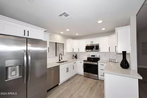 15050 N Thompson Peak Pkwy #2017, Scottsdale, AZ 85260