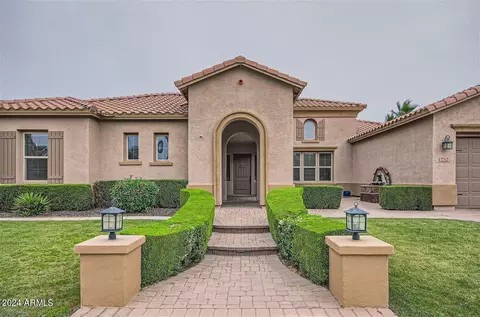 732 W Armstrong Way, Chandler, AZ 85286