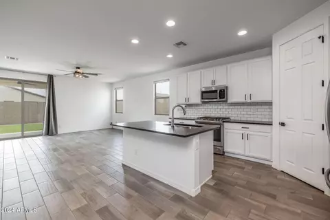 5747 W Illini St, Phoenix, AZ 85043