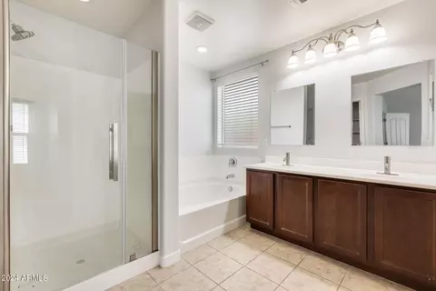 2043 E Lindrick Dr, Gilbert, AZ 85298 photo 12