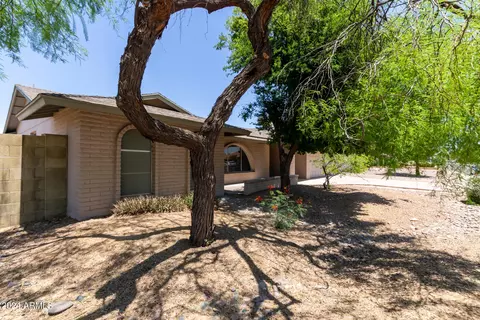 2016 E Pegasus Dr, Tempe, AZ 85283 photo 2