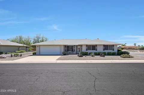14050 N Lakeforest Dr, Sun City, AZ 85351