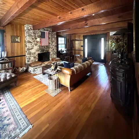 Living - 6612 W Warren Dr, Pine, AZ 85544 photo 2 of 3