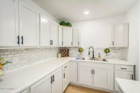 1310 W Cinnabar Ave, Phoenix, AZ 85021 photo 13