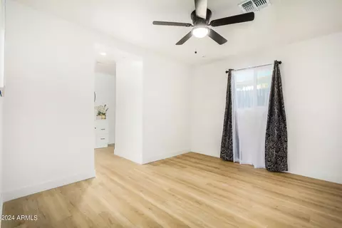 1310 W Cinnabar Ave, Phoenix, AZ 85021 photo 14