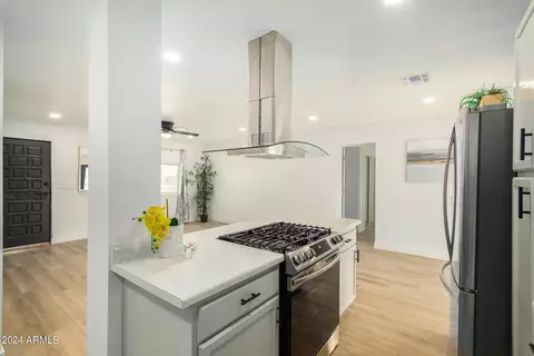 1310 W Cinnabar Ave, Phoenix, AZ 85021 photo 12
