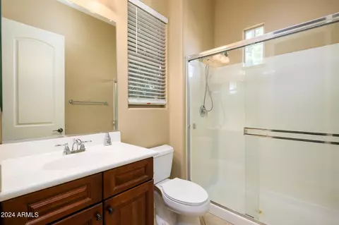 Bath - 2764 E Lowell Ave, Gilbert, AZ 85295 photo 6 of 7
