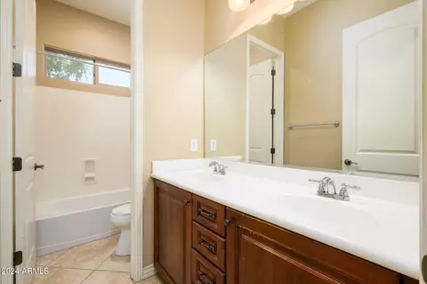 Bath - 2764 E Lowell Ave, Gilbert, AZ 85295 photo 4 of 7