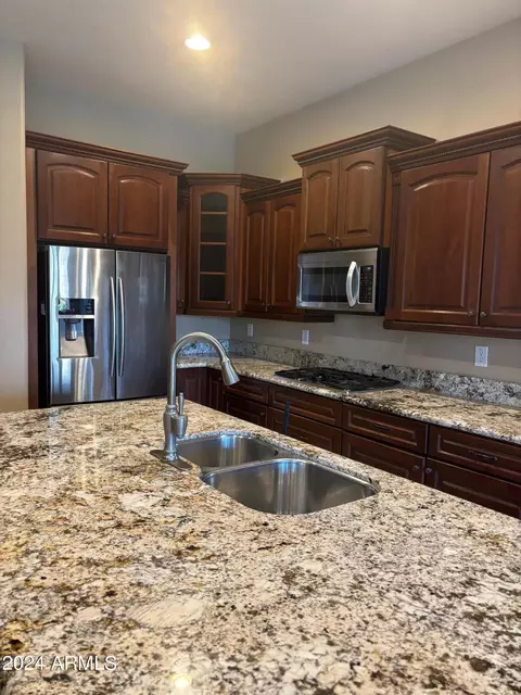 Kitchen - 2764 E Lowell Ave, Gilbert, AZ 85295 photo 6 of 7