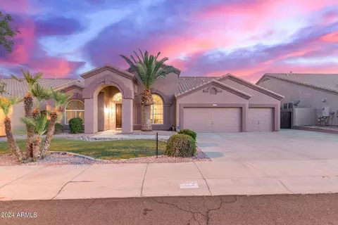 723 W Amberwood Dr, Phoenix, AZ 85045