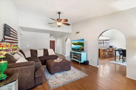 2302 W Evans Dr, Phoenix, AZ 85023 photo 4