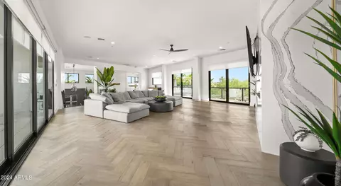 Living - 3197 E San Miguel Ave, Phoenix, AZ 85016 photo 2 of 3