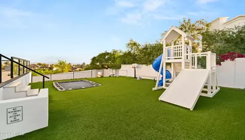 Exterior - 3197 E San Miguel Ave, Phoenix, AZ 85016 photo 9 of 12