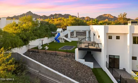 Exterior - 3197 E San Miguel Ave, Phoenix, AZ 85016 photo 12 of 12