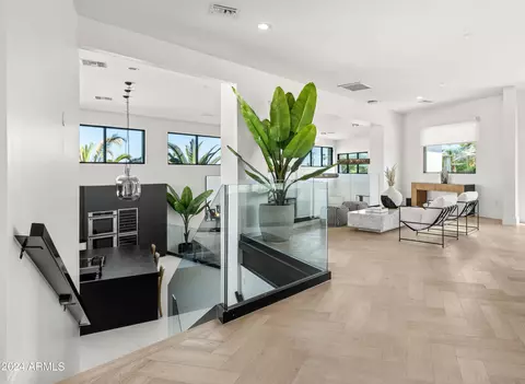 Entry Way - 3197 E San Miguel Ave, Phoenix, AZ 85016 photo 4 of 9