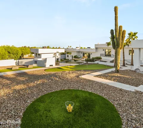 Exterior - 3197 E San Miguel Ave, Phoenix, AZ 85016 photo 7 of 12