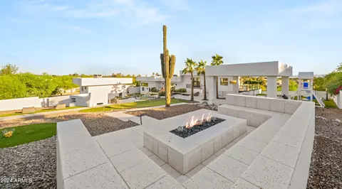 Exterior - 3197 E San Miguel Ave, Phoenix, AZ 85016 photo 6 of 12