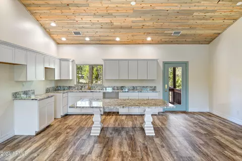 3322 Apache Dr, Overgaard, AZ 85933 photo 9