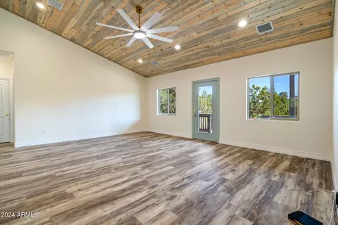 3322 Apache Dr, Overgaard, AZ 85933 photo 7