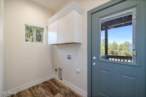 3322 Apache Dr, Overgaard, AZ 85933 photo 17