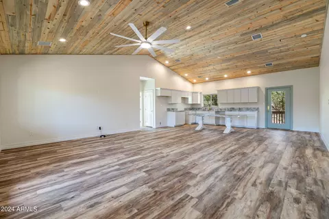 3322 Apache Dr, Overgaard, AZ 85933 photo 6