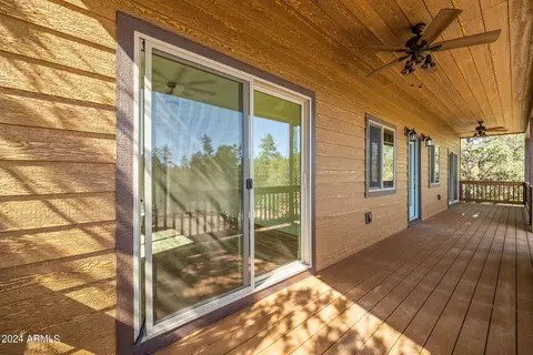 3322 Apache Dr, Overgaard, AZ 85933 photo 4