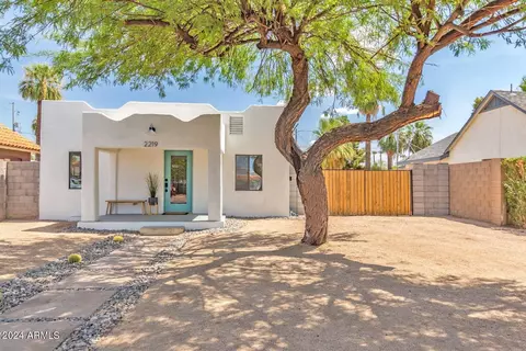 2219 N 25th Pl, Phoenix, AZ 85008