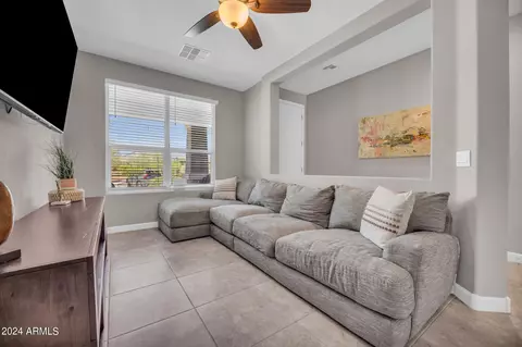 2025 E Charlotte Dr, Phoenix, AZ 85024 photo 4
