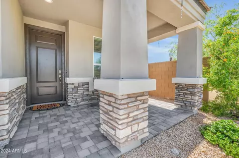 2025 E Charlotte Dr, Phoenix, AZ 85024 photo 2
