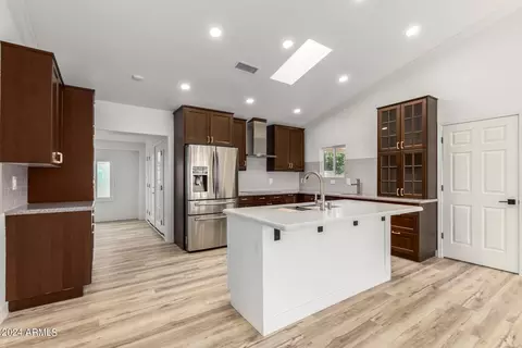 1007 E Wagoner Rd, Phoenix, AZ 85022