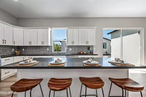 Kitchen - 1323 E Oregon Ave, Phoenix, AZ 85014 photo 4 of 15