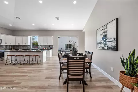 Dining - 1323 E Oregon Ave, Phoenix, AZ 85014 photo 1 of 1