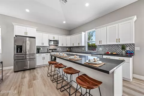 Kitchen - 1323 E Oregon Ave, Phoenix, AZ 85014 photo 2 of 15