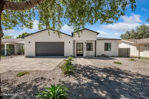 Exterior - 1323 E Oregon Ave, Phoenix, AZ 85014 photo 3 of 13