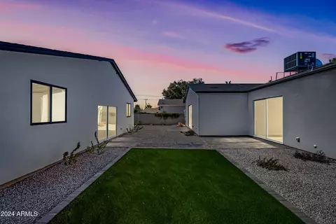 Exterior - 1323 E Oregon Ave, Phoenix, AZ 85014 photo 7 of 13