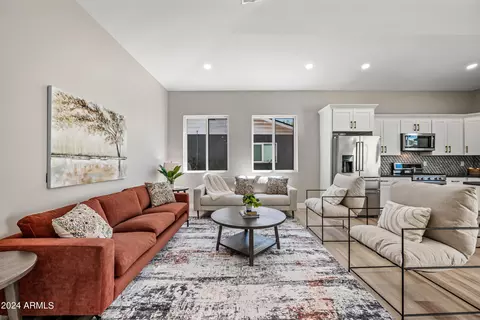 Living - 1323 E Oregon Ave, Phoenix, AZ 85014 photo 1 of 2