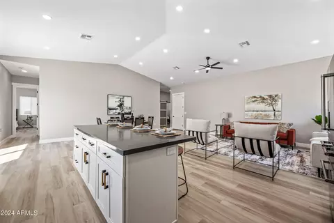 Entry Way - 1323 E Oregon Ave, Phoenix, AZ 85014 photo 1 of 5