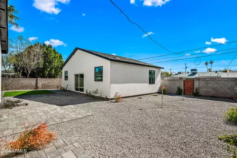 Exterior - 1323 E Oregon Ave, Phoenix, AZ 85014 photo 9 of 13
