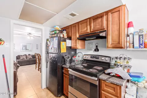 Kitchen - 711 E Marilyn Ave, Mesa, AZ 85204 photo 5 of 8