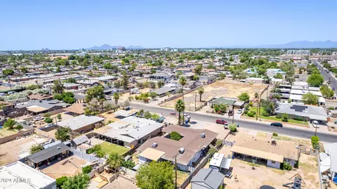 View/Area - 711 E Marilyn Ave, Mesa, AZ 85204 photo 7 of 9