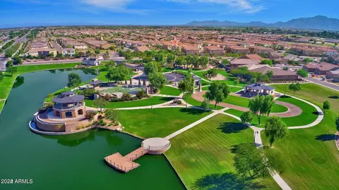 View/Area - 1074 E Periwinkle Way, Gilbert, AZ 85297 photo 9 of 19