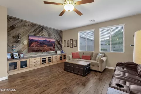 Living - 1074 E Periwinkle Way, Gilbert, AZ 85297 photo 3 of 4