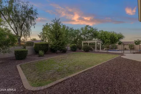 Exterior - 1074 E Periwinkle Way, Gilbert, AZ 85297 photo 9 of 14