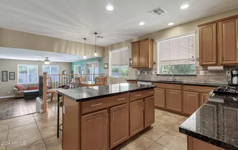 Entry Way - 1074 E Periwinkle Way, Gilbert, AZ 85297 photo 3 of 4