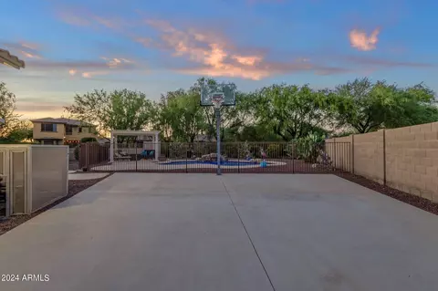 Exterior - 1074 E Periwinkle Way, Gilbert, AZ 85297 photo 10 of 14